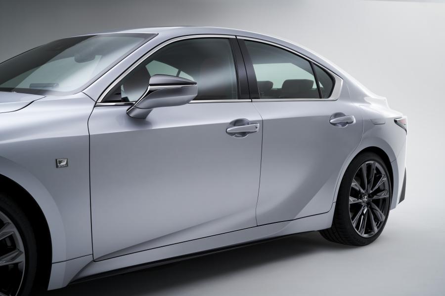 Детали экстерьера Lexus IS350 F-Sport 2020 года  (NA) (фото 5 из 51)